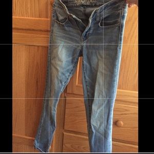 Lightwash American Eagle skinny jeans